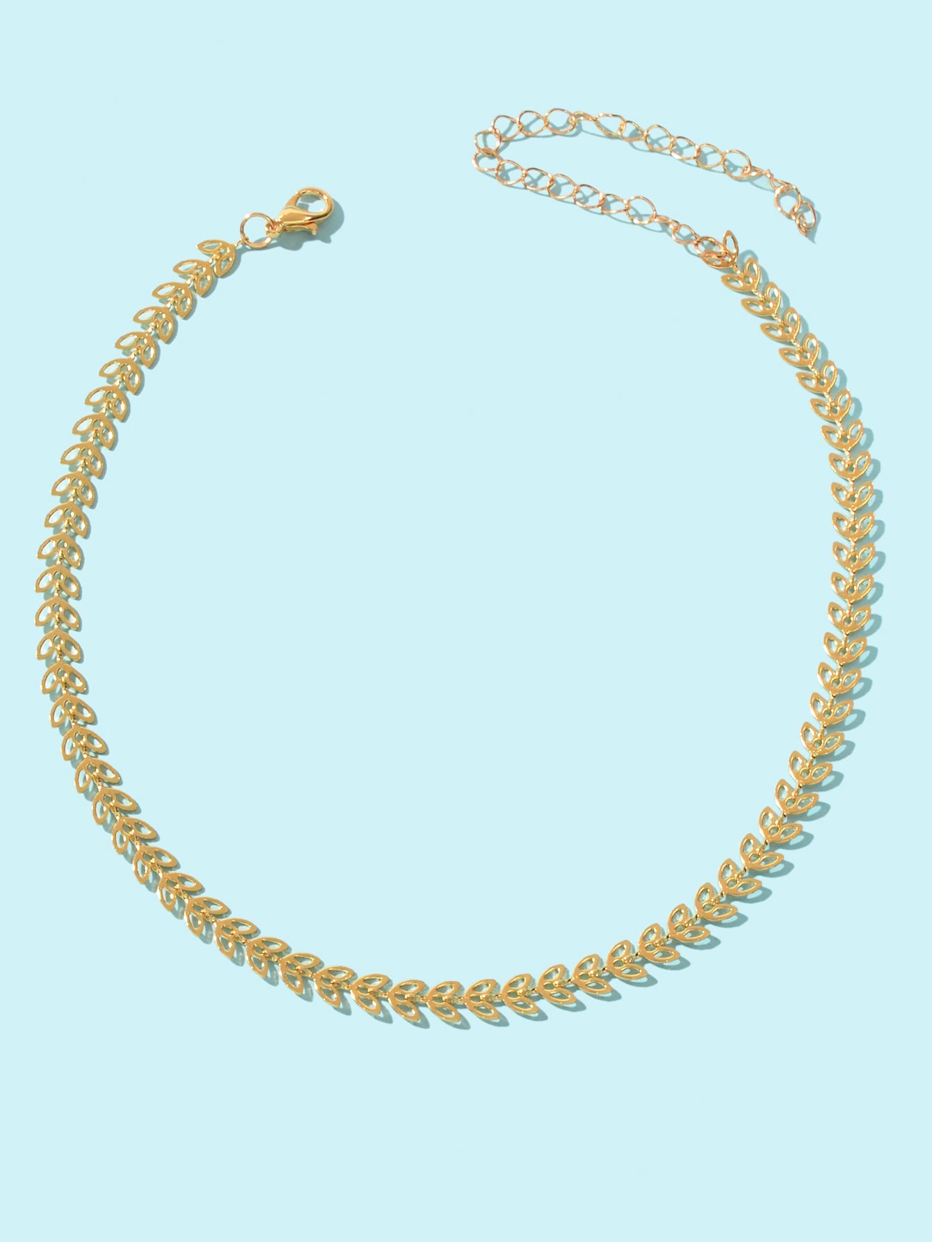 Collier Minimaliste Feuille – Chaîne Dorée